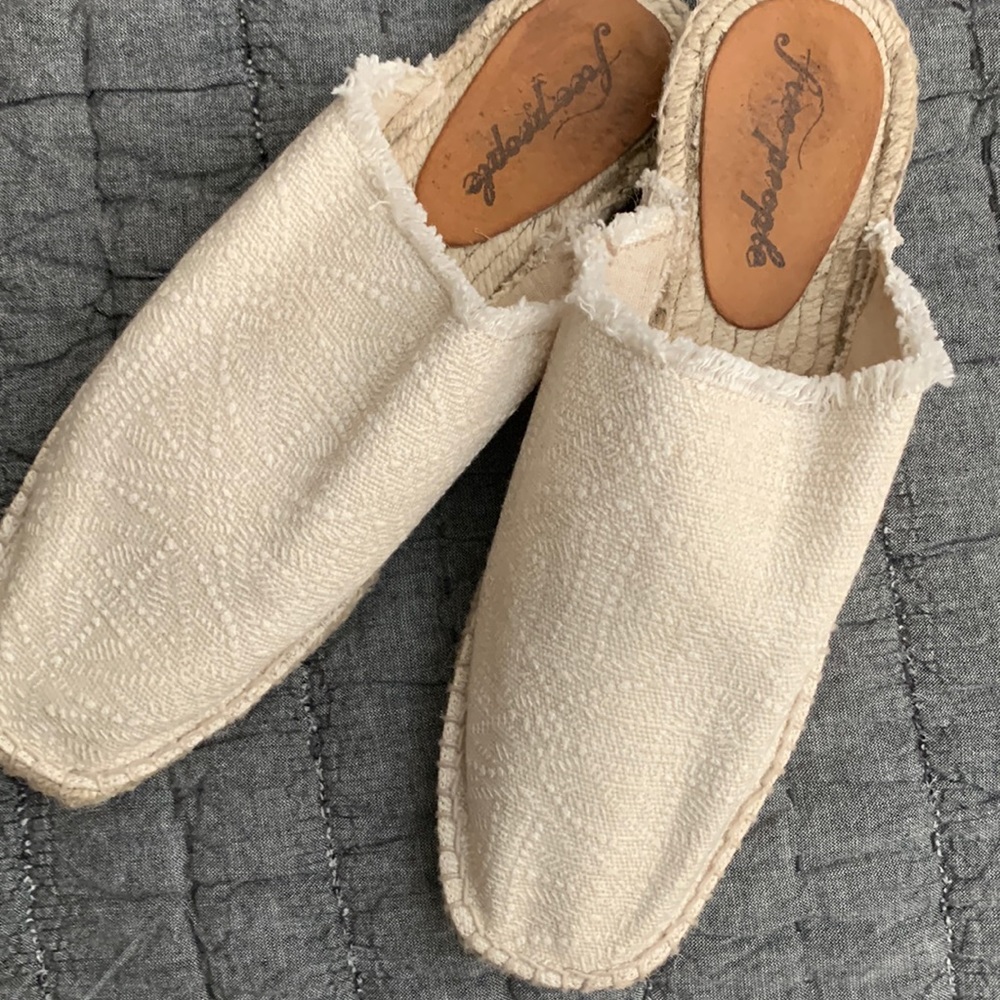 Free People Tan Mules, size 10 (40)